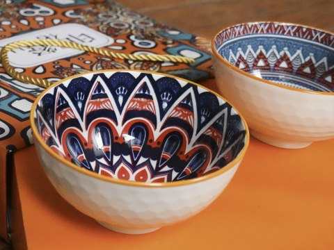 Komplet 4 miseczek z pałeczkami — wzór 846-3218