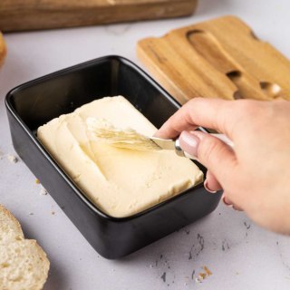 KLAUSBERG KB-7784 — czarna porcelanowa maselniczka z akacjową pokrywką i nożykiem
